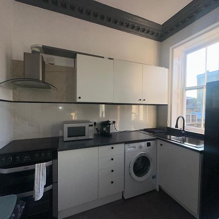 First Floor One Bed Apartment In Central West Londra Exterior foto