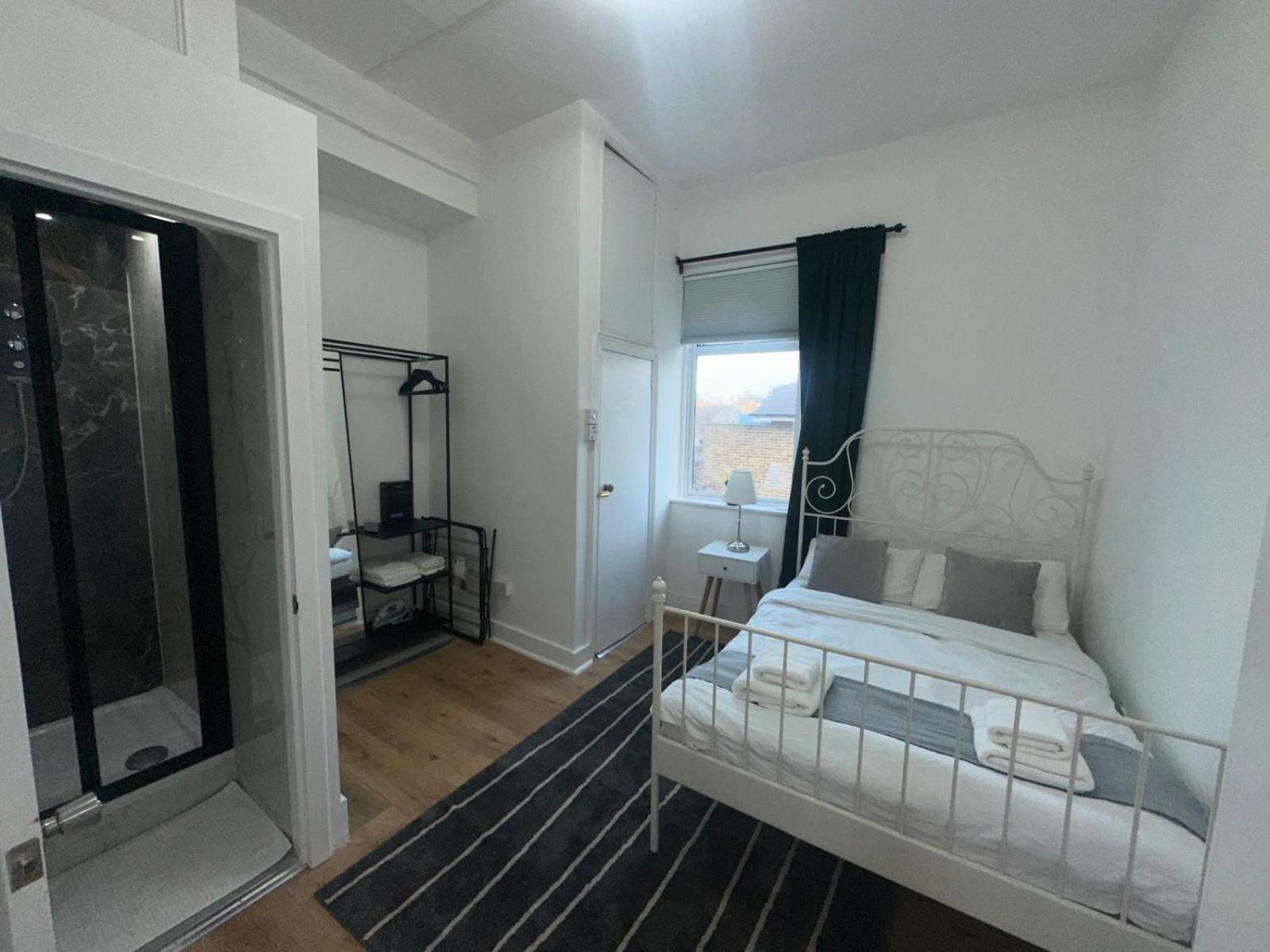 First Floor One Bed Apartment In Central West Londra Exterior foto