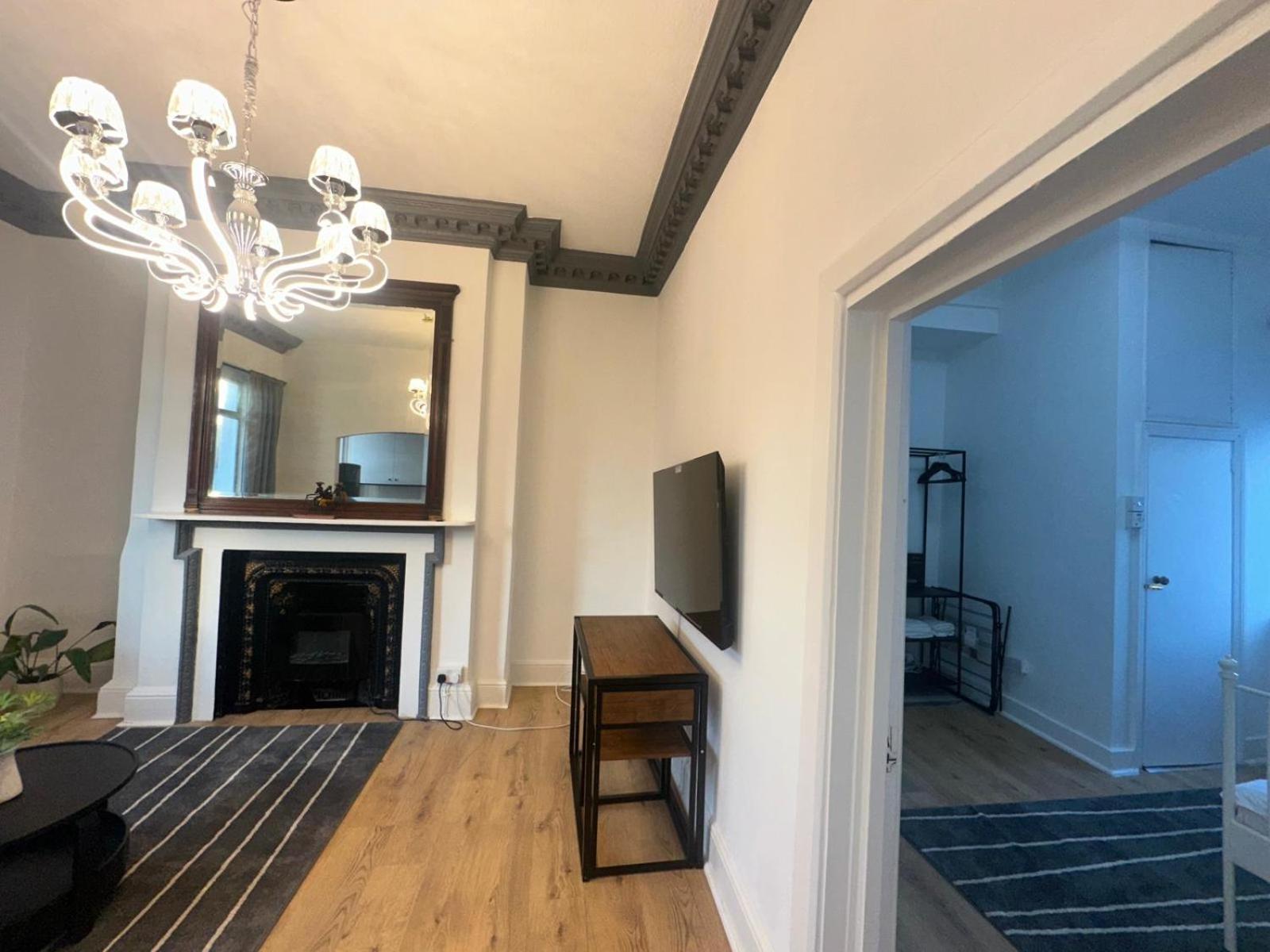First Floor One Bed Apartment In Central West Londra Exterior foto