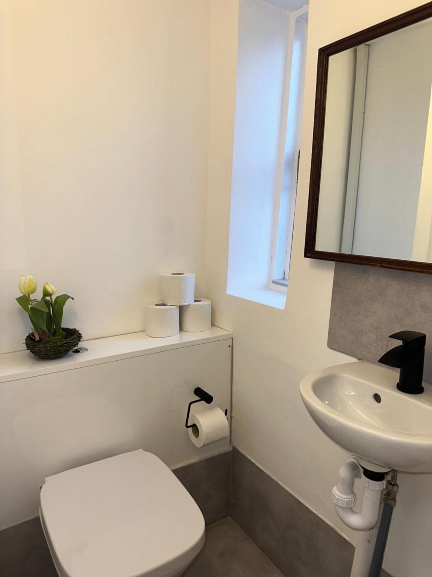 First Floor One Bed Apartment In Central West Londra Exterior foto